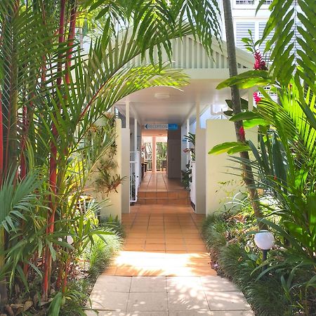 Port Douglas Apartments - Adults Only Oasis Екстериор снимка
