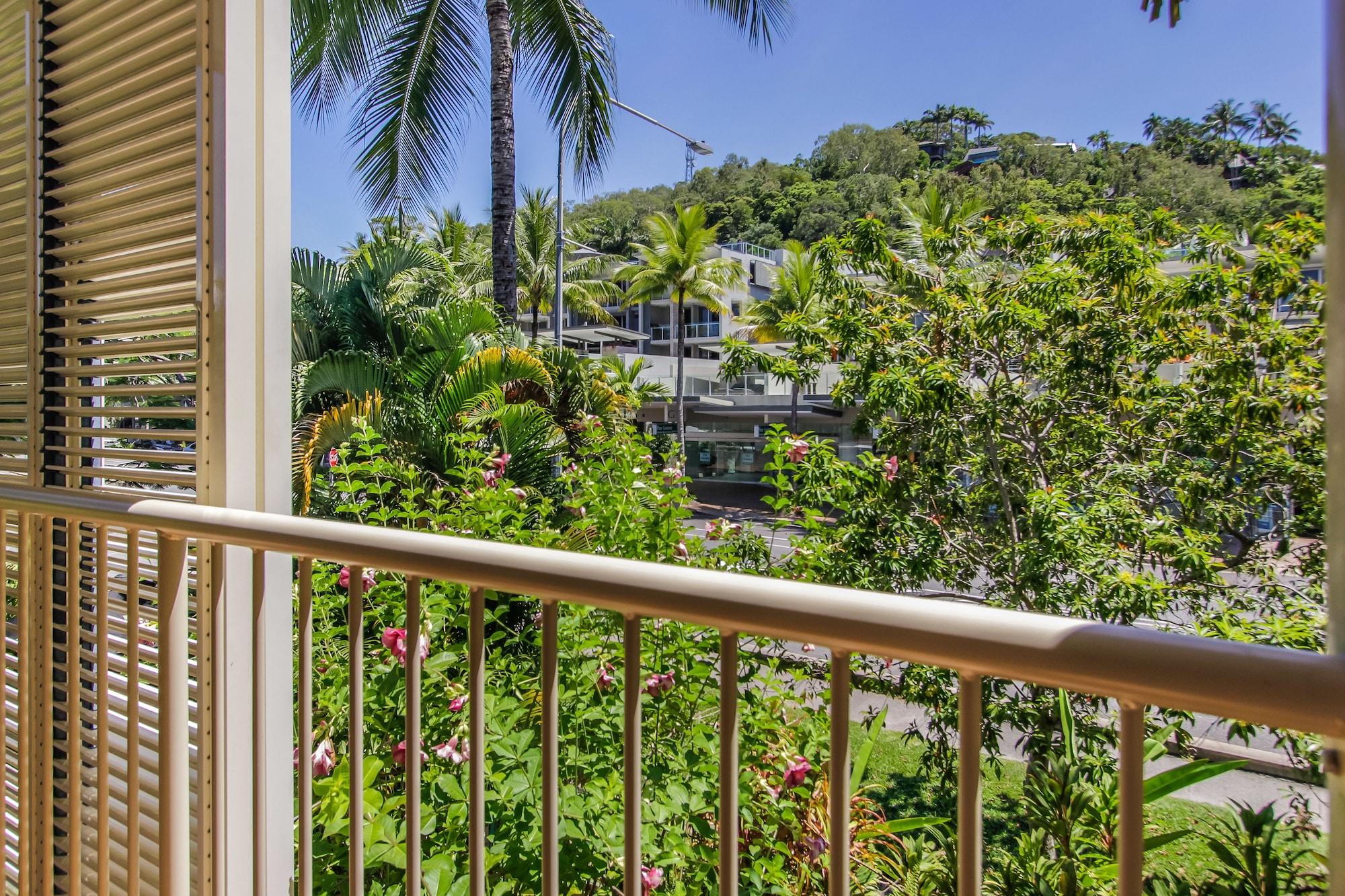 Port Douglas Apartments - Adults Only Oasis Екстериор снимка