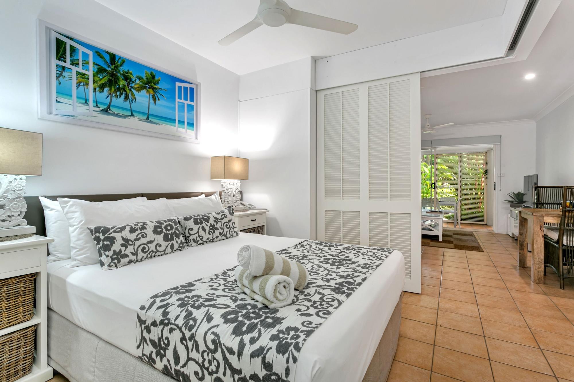Port Douglas Apartments - Adults Only Oasis Екстериор снимка