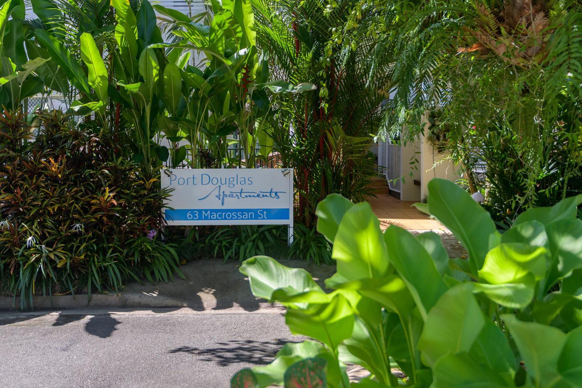 Port Douglas Apartments - Adults Only Oasis Екстериор снимка