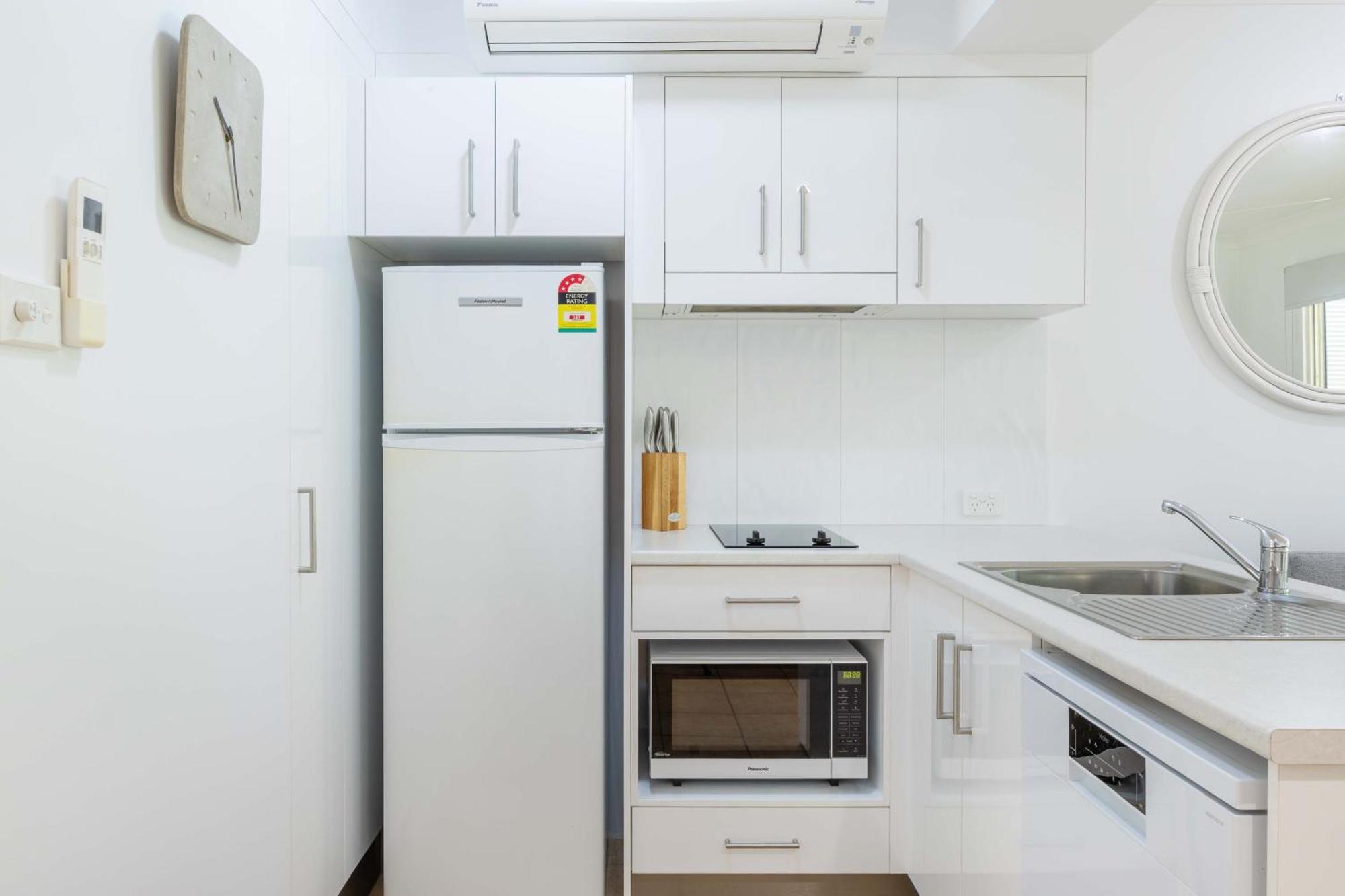 Port Douglas Apartments - Adults Only Oasis Екстериор снимка