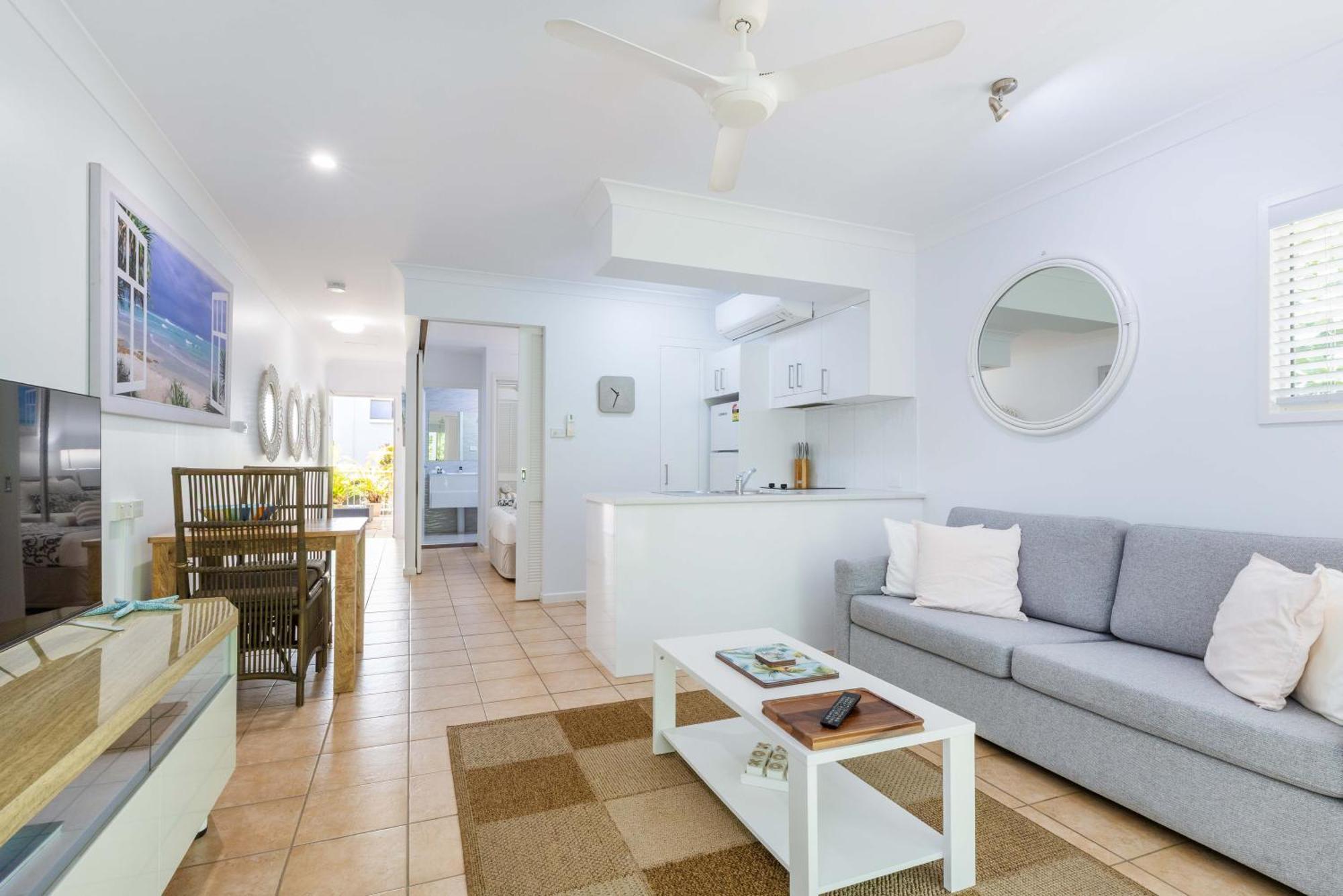Port Douglas Apartments - Adults Only Oasis Екстериор снимка